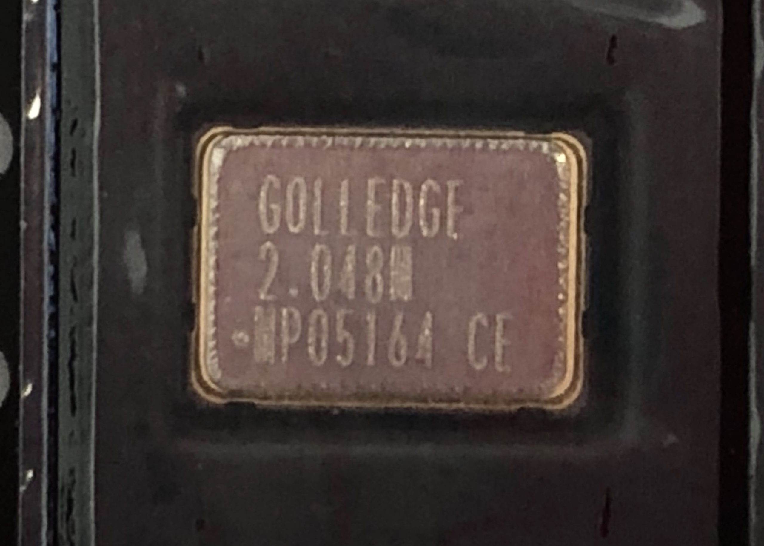 GXO-7531/AIN 2.048MHz, кв. генератор