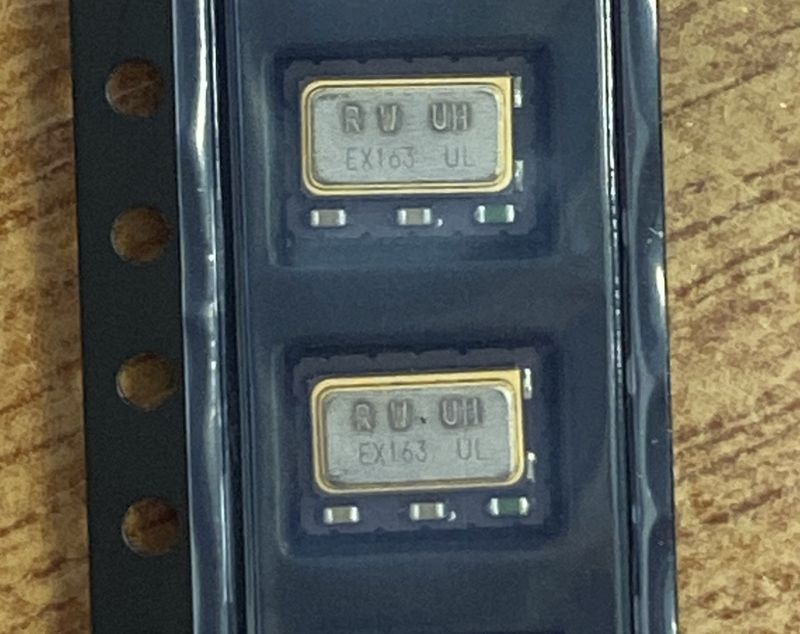 16.384 MHz CFPT-9006 EX1AP3, кв. генератор, 0.5 ppm, 7.0mm x 5.0 x 2.25 mm