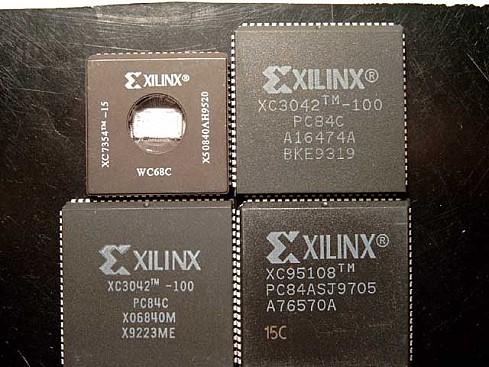 XC95108-7PC84I, микросхема