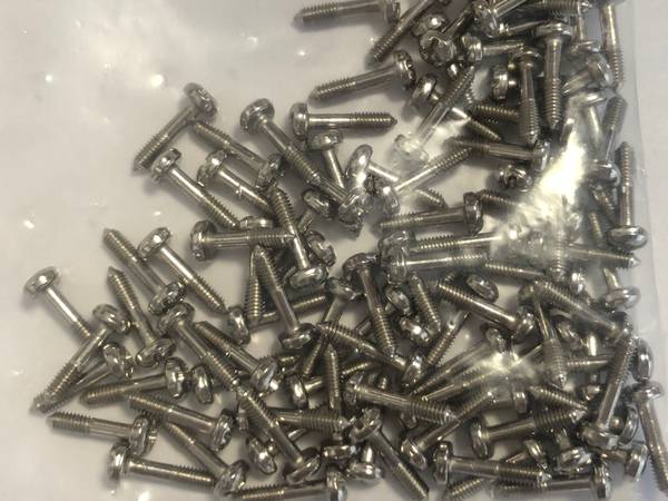 21100-748, винт M2,5 NI. 100S