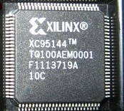 XC95144-10TQG100I, микросхема