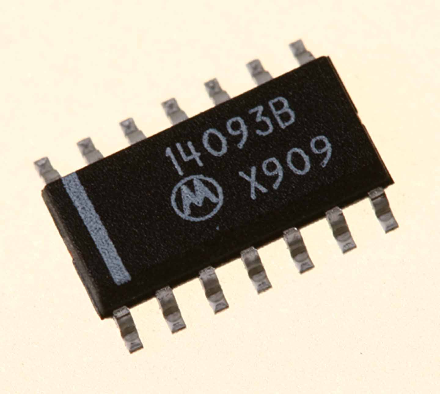 MC14093BD, микросхема