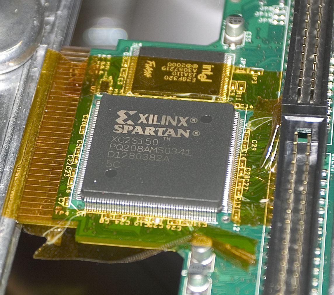 XC2S150-5PQ208I, микросхема