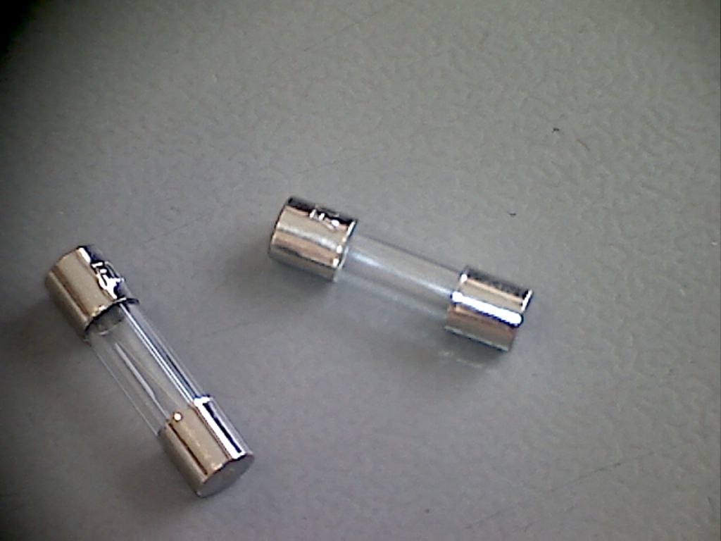 h520-0.5а 250в, предохранитель (впб6-5) H520-0.5А 250В, предохранитель (ВПБ6-5)