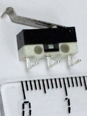 DM1-02D-30G, микропереключатель с лапкой
